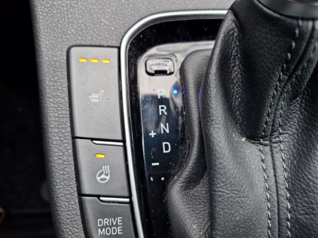 Fahrzeugabbildung Hyundai i30 1.0 T-GDI DCT Edition30 CarPlay RKam PDC SHZ Allwetter