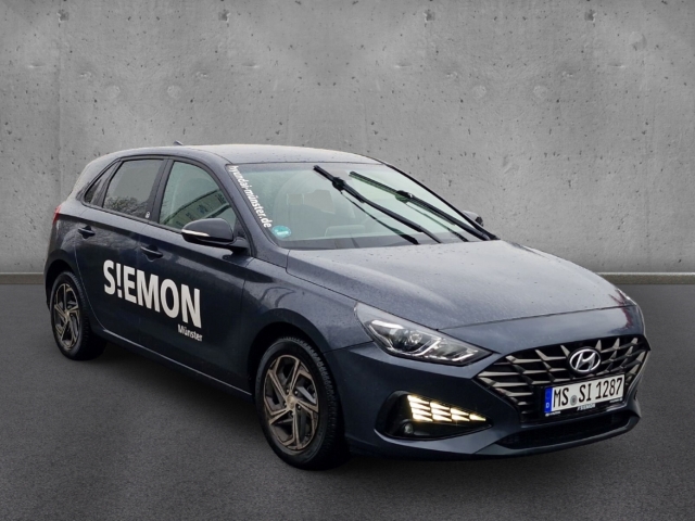 Fahrzeugabbildung Hyundai i30 1.0 T-GDI DCT Edition30 CarPlay RKam PDC SHZ Allwetter