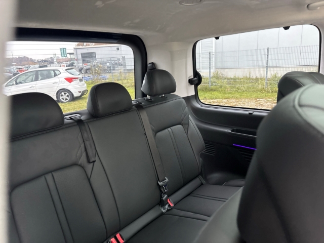 Fahrzeugabbildung Hyundai STARIA HEV 1.6 SIGNATURE Panorama 7-Sitze Navi Leder digi Cockpit Soundsystem