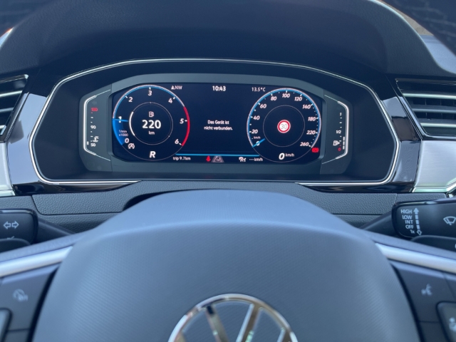 Fahrzeugabbildung Volkswagen Passat 2.0 TDI DSG R-Line Elegance AHK Sportpaket HUD StandHZG