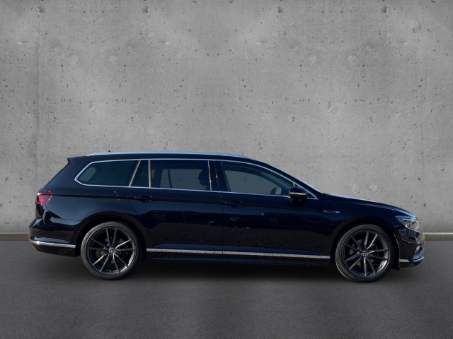 Fahrzeugabbildung Volkswagen Passat 2.0 TDI DSG R-Line Elegance AHK Sportpaket HUD StandHZG