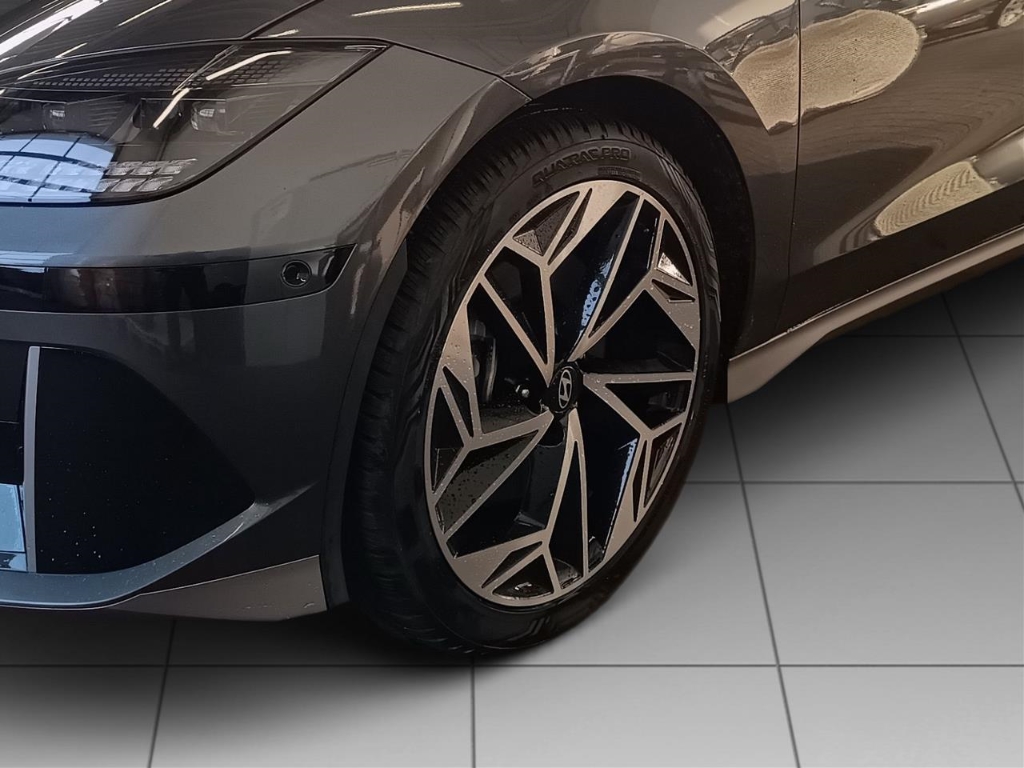 Fahrzeugabbildung Hyundai IONIQ 6 77,4kWh 4WD UNIQ 20LM HUD Navi Digitales Cockpit Memory Sitze Soundsystem