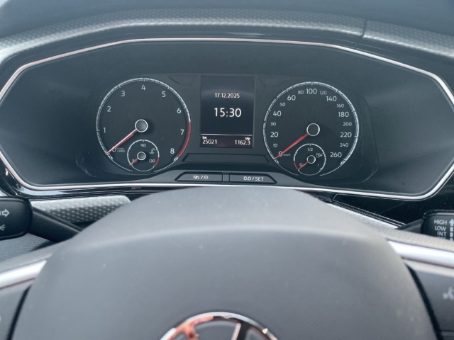 Fahrzeugabbildung Volkswagen T-Cross 1.0 TSI Move AHK SHZ PDCv+h Klima BT