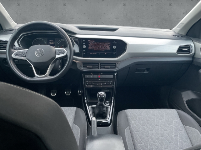 Fahrzeugabbildung Volkswagen T-Cross 1.0 TSI Move AHK SHZ PDCv+h Klima BT