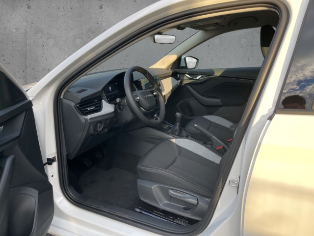 Fahrzeugabbildung SKODA Scala TSI SELECTION LED KLIMA SHZ PDC LM