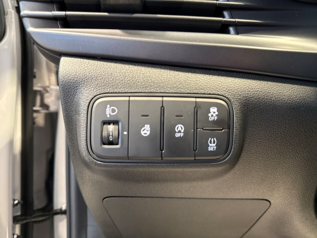 Fahrzeugabbildung Hyundai i20 FL MY26 1.0 T-GDI MT Blackline Navi Soundsystem Bose LED Apple CarPlay Android Auto