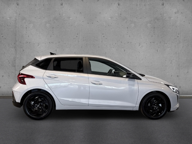 Fahrzeugabbildung Hyundai i20 FL MY26 1.0 T-GDI MT Blackline Navi Soundsystem Bose LED Apple CarPlay Android Auto