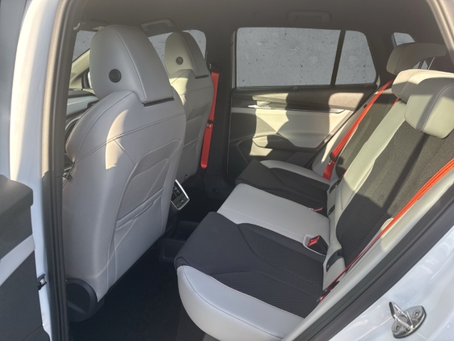 Fahrzeugabbildung SKODA Elroq Lodge 85 FIRST EDITION Multif.Lenkrad PDC