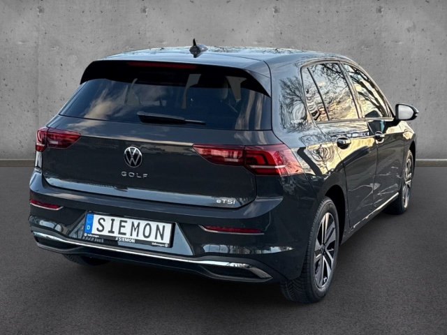 Fahrzeugabbildung Volkswagen Golf 1.5 TSI Energy Navi R-Kamera GJR ACC SHZ