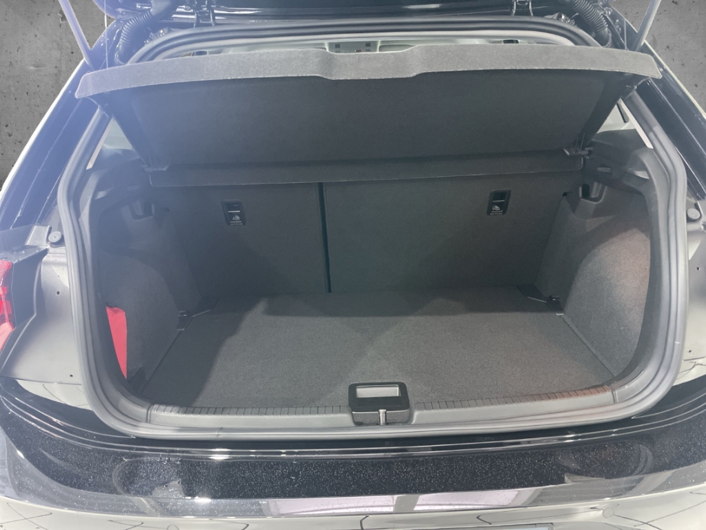 Fahrzeugabbildung Volkswagen Polo VI 1.0 TSI Goal LED ACC SHZ PDCv+h RKamera