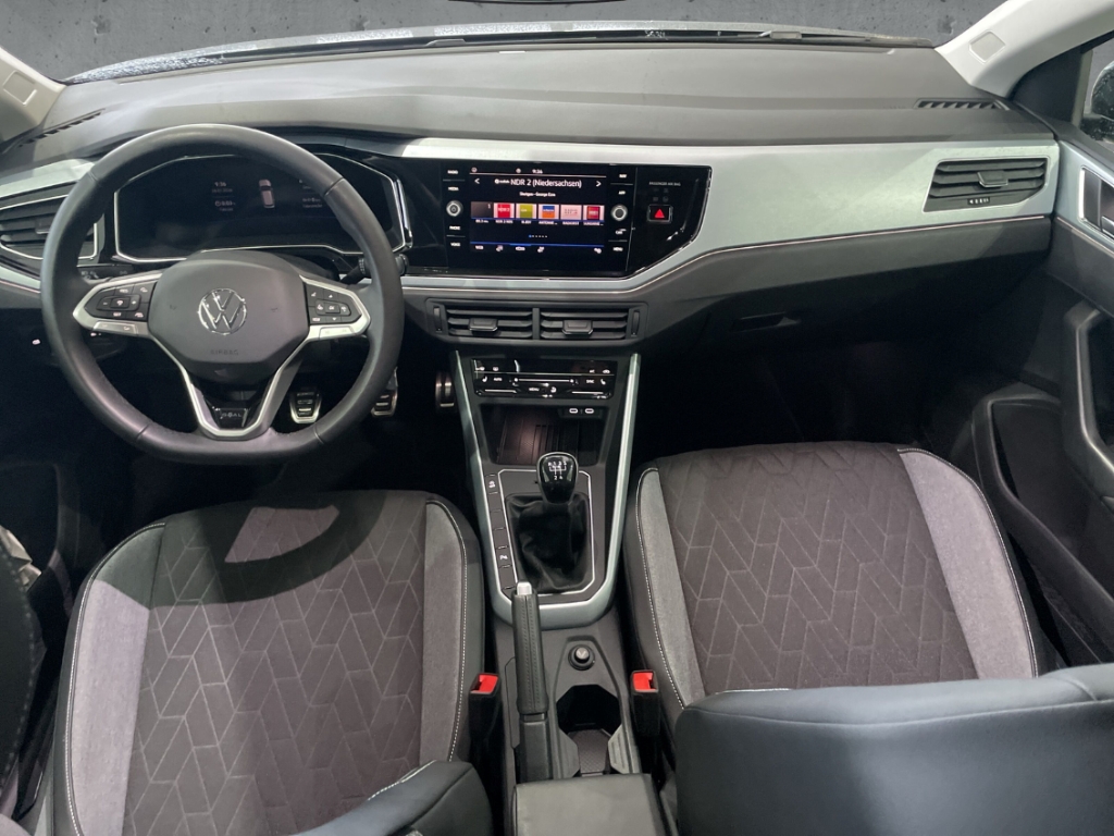 Fahrzeugabbildung Volkswagen Polo VI 1.0 TSI Goal LED ACC SHZ PDCv+h RKamera