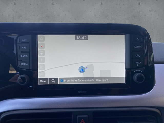 Fahrzeugabbildung Hyundai i10 FL MY25 1.2 Prime Navi Dachlackierung Apple CarPlay Android Auto DAB SHZ LenkradHZG