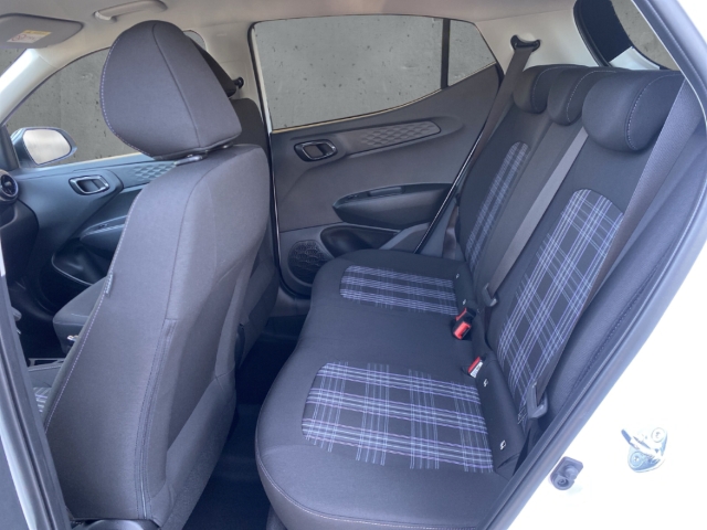 Fahrzeugabbildung Hyundai i10 FL MY25 1.2 Prime Navi Dachlackierung Apple CarPlay Android Auto DAB SHZ LenkradHZG