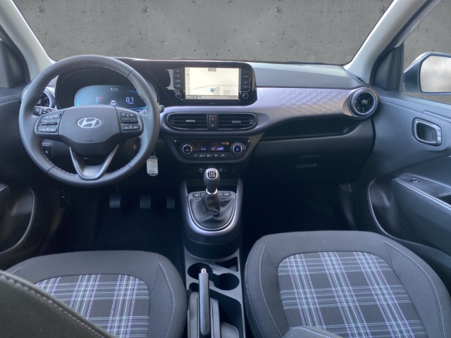 Fahrzeugabbildung Hyundai i10 FL MY25 1.2 Prime Navi Dachlackierung Apple CarPlay Android Auto DAB SHZ LenkradHZG