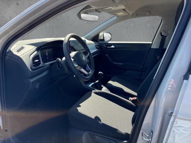 Fahrzeugabbildung Volkswagen T-Roc 1.0 TSI LED AHK GJR SHZ ACC DPF USB