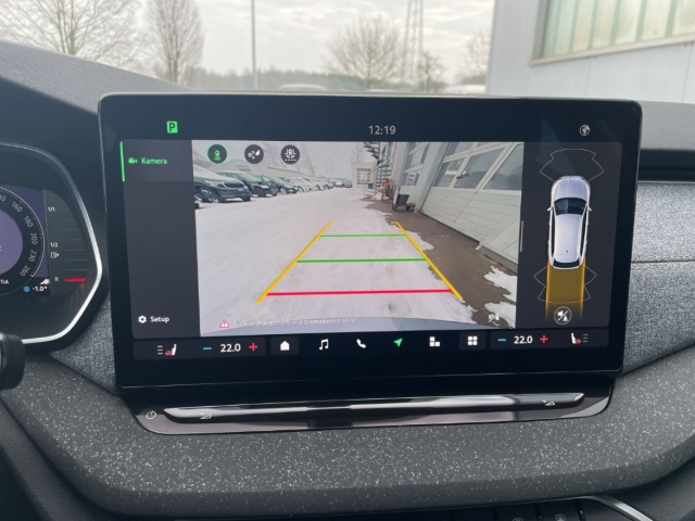 Fahrzeugabbildung SKODA Octavia Combi 2.0 TDI DSG SELECTION LED AHK Lodge