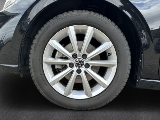 Fahrzeugabbildung Volkswagen Polo 1.0 TSI DSG Style AHK IQ.LIGHT Pano Nav ACC