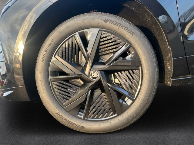 Fahrzeugabbildung SKODA Enyaq RS Suite 4x4 Maxx-Paket AHK LED ACC e-Sitze