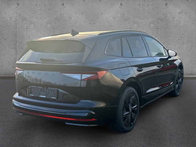 Fahrzeugabbildung SKODA Enyaq RS Suite 4x4 Maxx-Paket AHK LED ACC e-Sitze