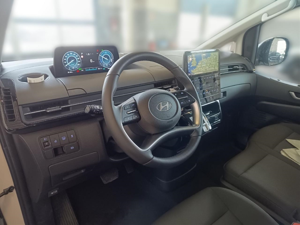 Fahrzeugabbildung Hyundai STARIA HEV 1.6 T-GDI AT 2WD Trend MY25 9-Sitzer Navi Digitales Cockpit LED