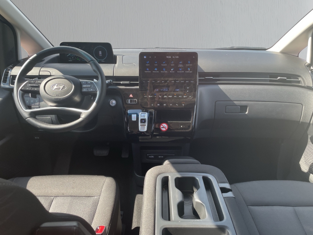 Fahrzeugabbildung Hyundai STARIA HEV 1.6 T-GDI AT 2WD Trend MY25 9-Sitzer Navi Digitales Cockpit LED