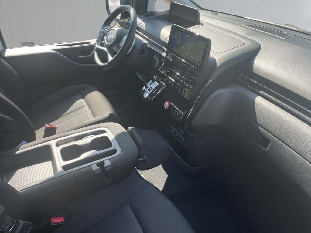 Fahrzeugabbildung Hyundai STARIA HEV 1.6 T-GDI AT 2WD Trend MY25 9-Sitzer Navi Digitales Cockpit LED