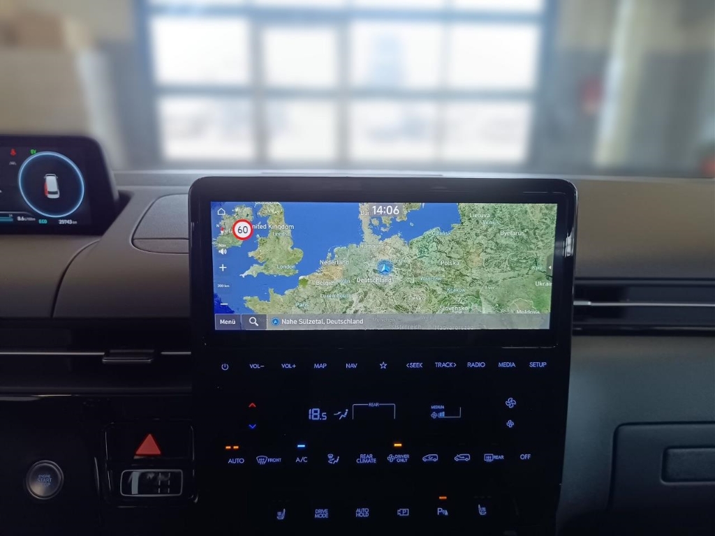 Fahrzeugabbildung Hyundai STARIA HEV 1.6 T-GDI AT 2WD Trend MY25 9-Sitzer Navi Digitales Cockpit LED