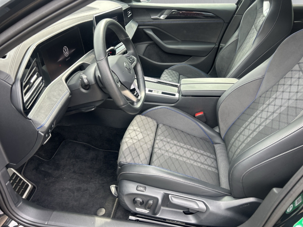Fahrzeugabbildung Volkswagen Passat Variant 2.0 TDI R-line ACC SHZ R-Kam Matrix LED