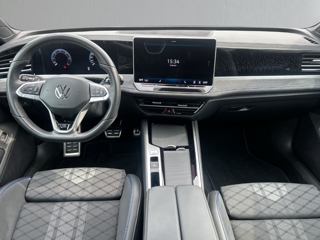 Fahrzeugabbildung Volkswagen Passat Variant 2.0 TDI R-line ACC SHZ R-Kam Matrix LED