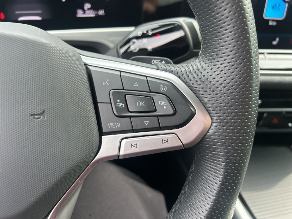 Fahrzeugabbildung Volkswagen Passat Variant 2.0 TDI R-line ACC SHZ R-Kam Matrix LED