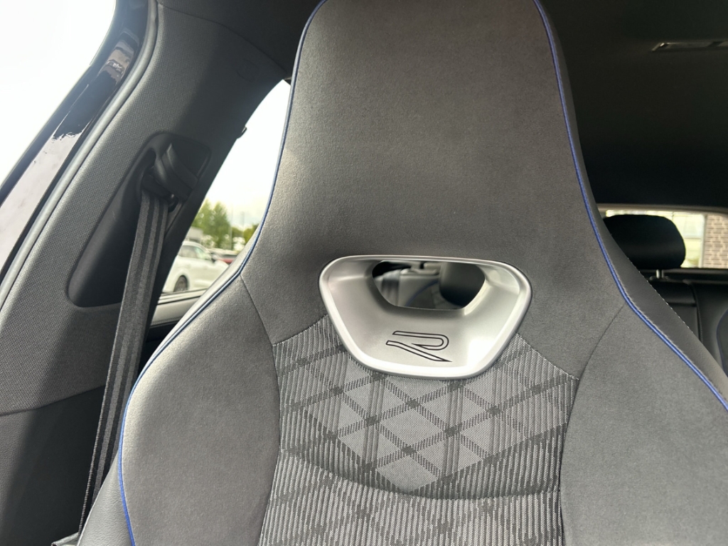 Fahrzeugabbildung Volkswagen Passat Variant 2.0 TDI R-line ACC SHZ R-Kam Matrix LED