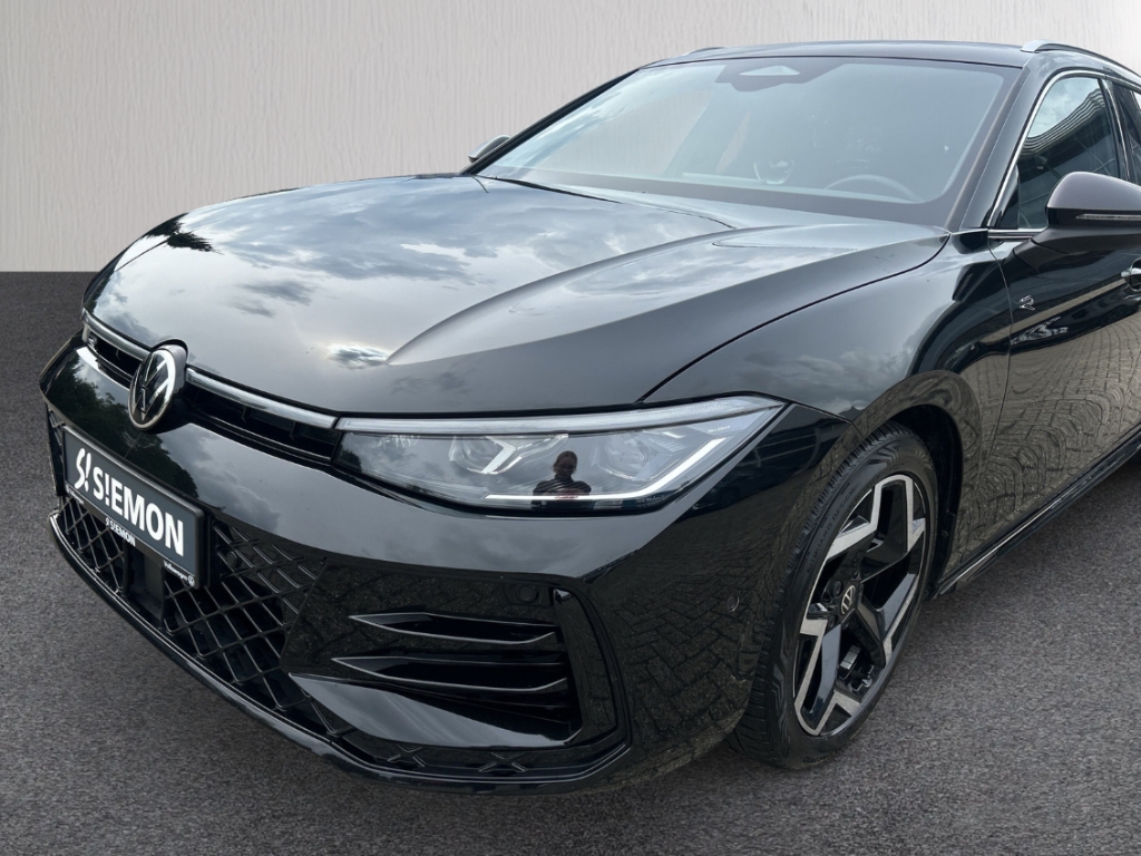 Fahrzeugabbildung Volkswagen Passat Variant 2.0 TDI R-line ACC SHZ R-Kam Matrix LED