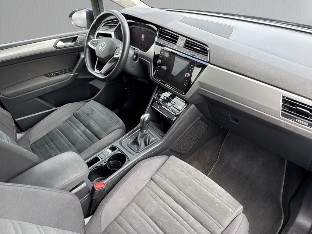 Fahrzeugabbildung Volkswagen Touran 2.0 TDI DSG Comfortline LED SHZ NAVI ergoActive Soundsys R-Kam