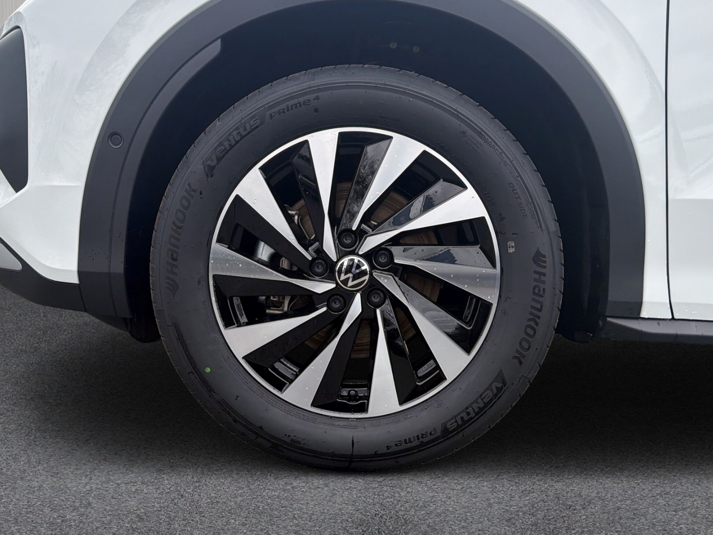 Fahrzeugabbildung Volkswagen T-Roc 1.5 eTSI DSG Style Navi IQ.Light IQ.Drive