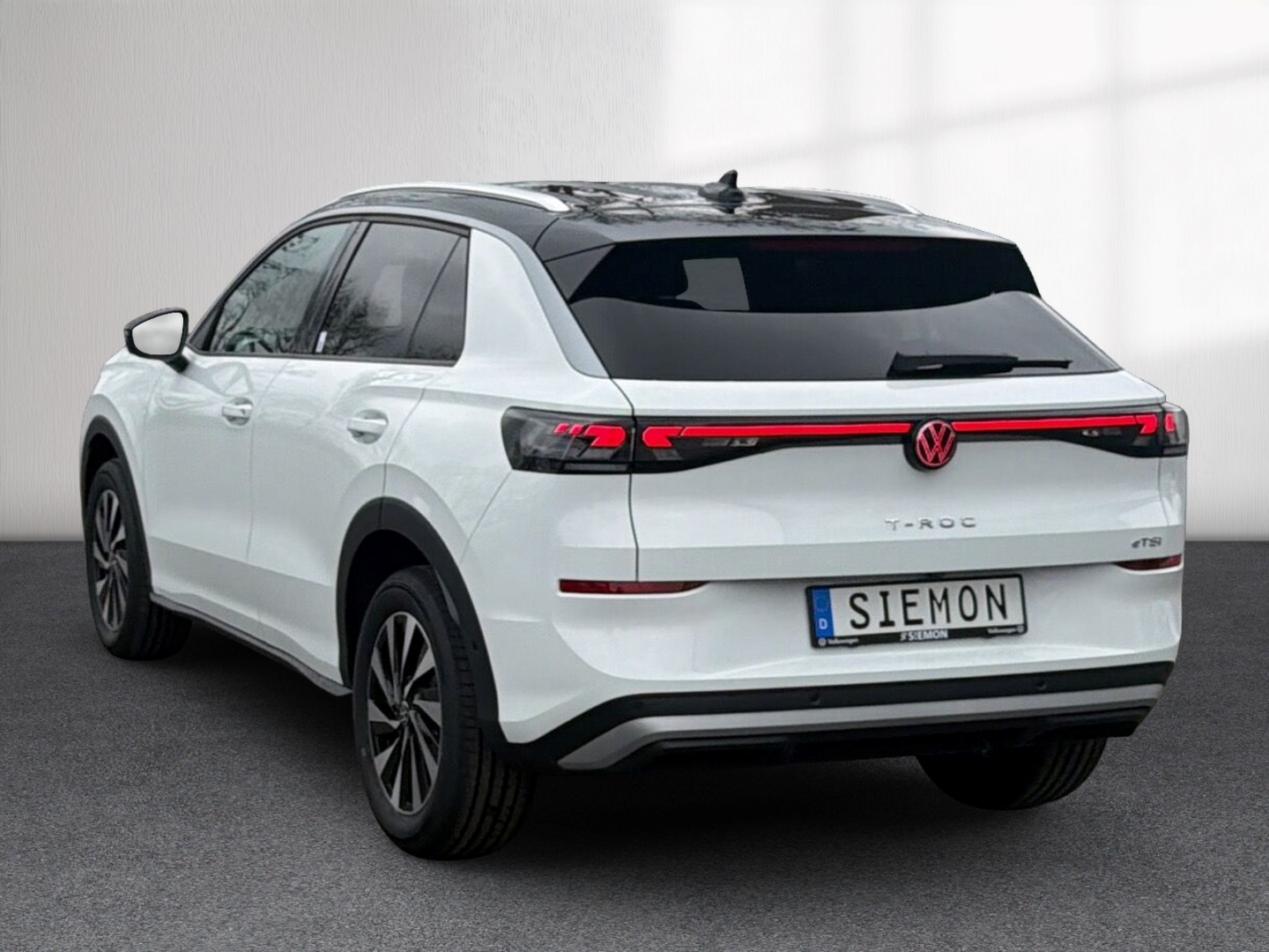 Fahrzeugabbildung Volkswagen T-Roc 1.5 eTSI DSG Style Navi IQ.Light IQ.Drive