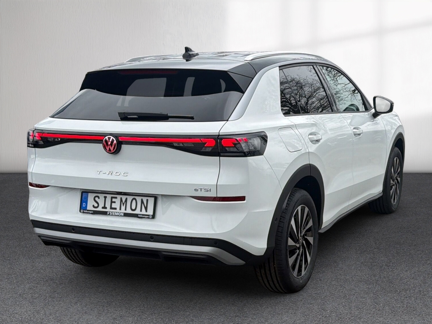 Fahrzeugabbildung Volkswagen T-Roc 1.5 eTSI DSG Style Navi IQ.Light IQ.Drive