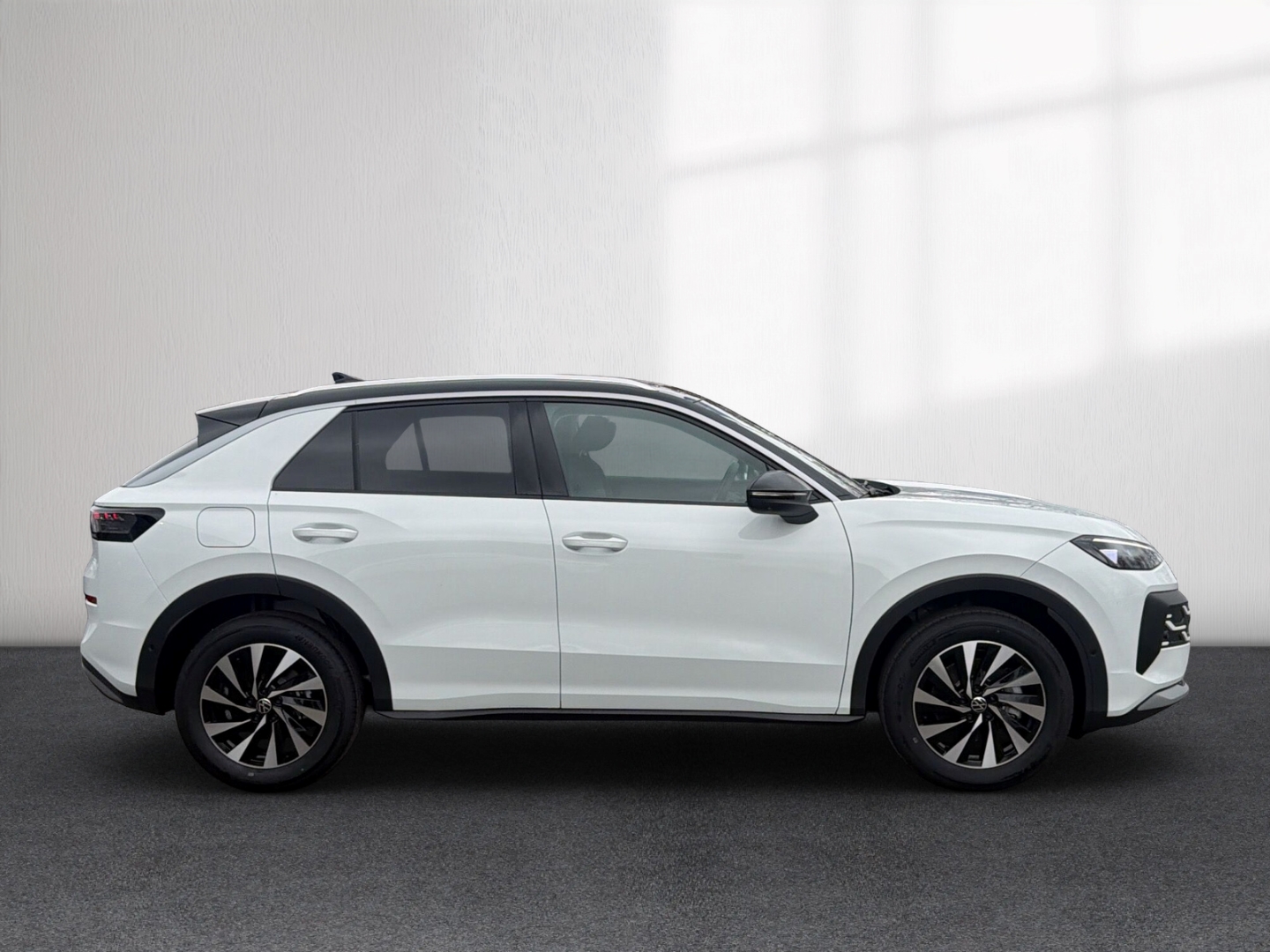 Fahrzeugabbildung Volkswagen T-Roc 1.5 eTSI DSG Style Navi IQ.Light IQ.Drive