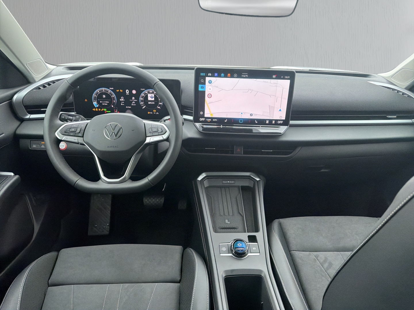 Fahrzeugabbildung Volkswagen T-Roc 1.5 eTSI DSG Style Navi IQ.Light IQ.Drive