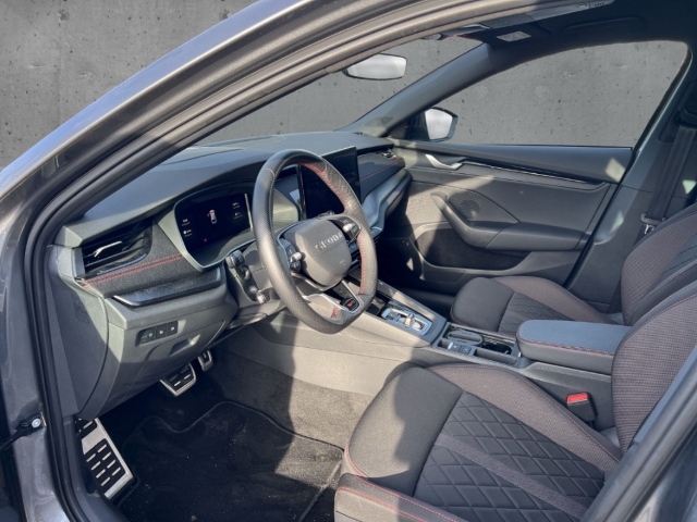 Fahrzeugabbildung SKODA Octavia Combi TSI DSG RS MatrLED Nav CANTON elHe