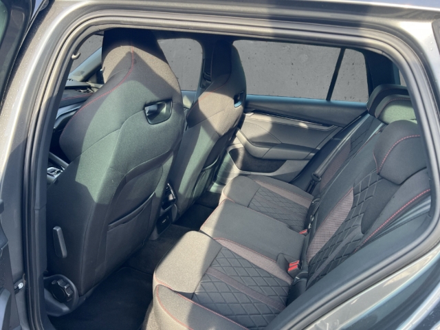 Fahrzeugabbildung SKODA Octavia Combi TSI DSG RS MatrLED Nav CANTON elHe