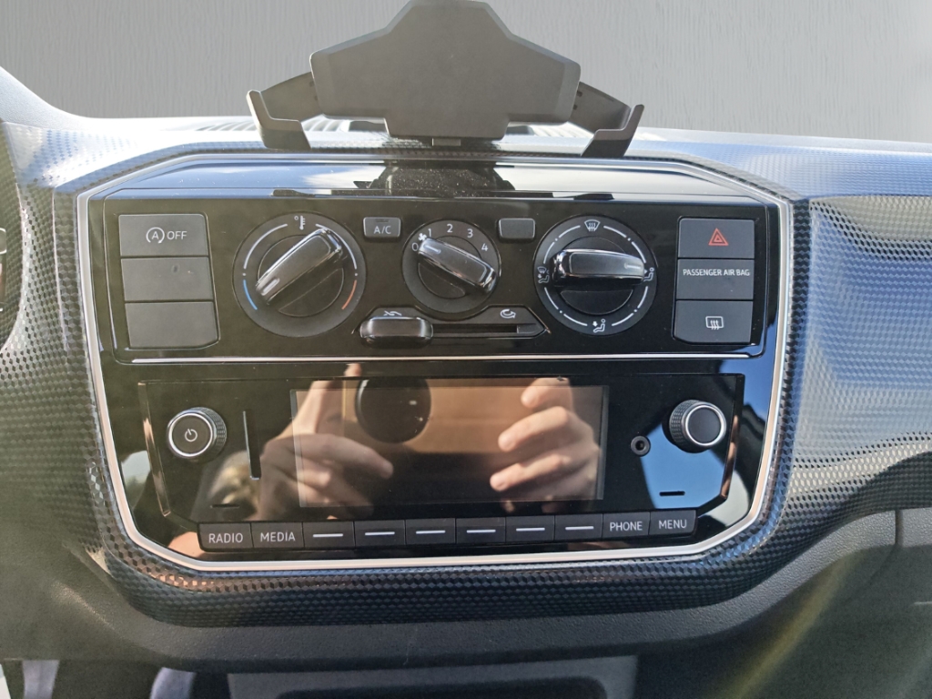 Fahrzeugabbildung Volkswagen up! 1,0 BMT move Temp PDC Klima BT