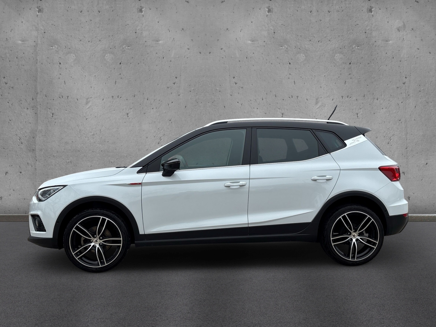 Fahrzeugabbildung SEAT Arona 1.5 TSI FR AHK RFK SHZ LMF Navi Klima