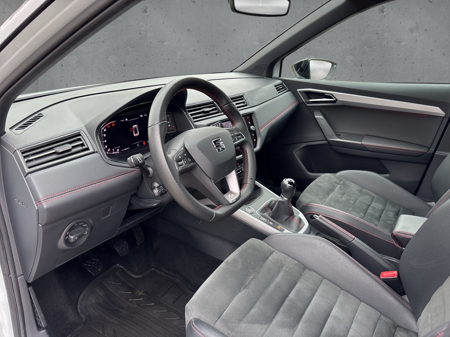 Fahrzeugabbildung SEAT Arona 1.5 TSI FR AHK RFK SHZ LMF Navi Klima