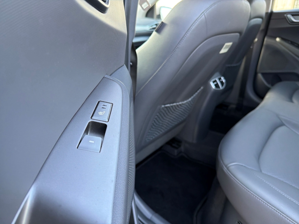 Fahrzeugabbildung Hyundai IONIQ FL 1.6 GDi Hybrid DCT PREMIUM Navi Leder Digitales Cockpit Soundsystem Klimasitze
