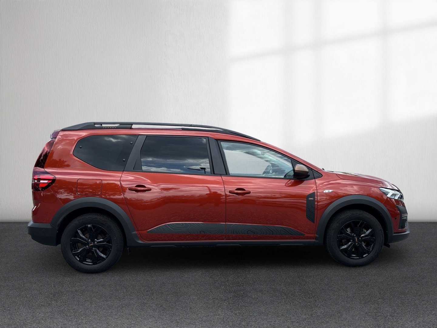 Fahrzeugabbildung Dacia Jogger Extreme 1.5 Hyb AHK SHZ RFK 7Sitze 8-fach