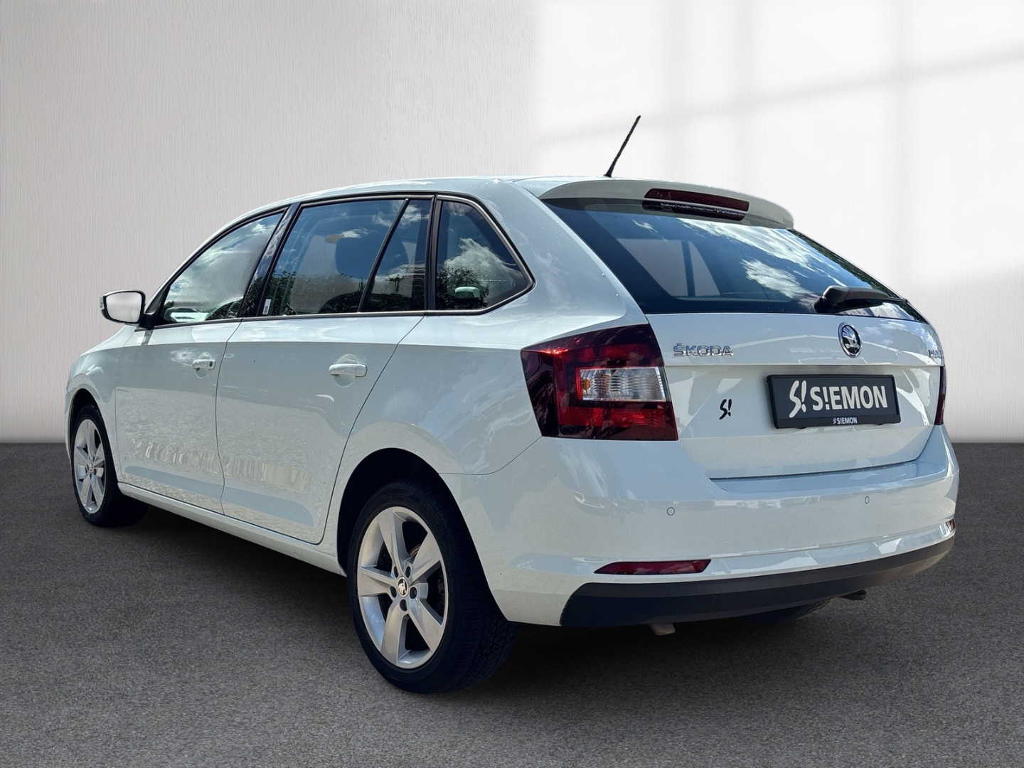 Fahrzeugabbildung SKODA Rapid Spaceback Cool Edition PDC LM Klima SHZ
