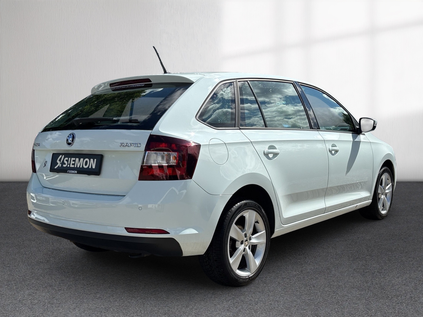 Fahrzeugabbildung SKODA Rapid Spaceback Cool Edition PDC LM Klima SHZ