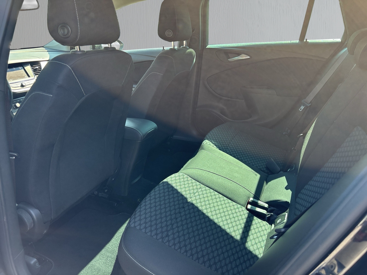 Fahrzeugabbildung Opel Astra K ST Turbo 120 Jahre LED Temp SHZ PDCv+h