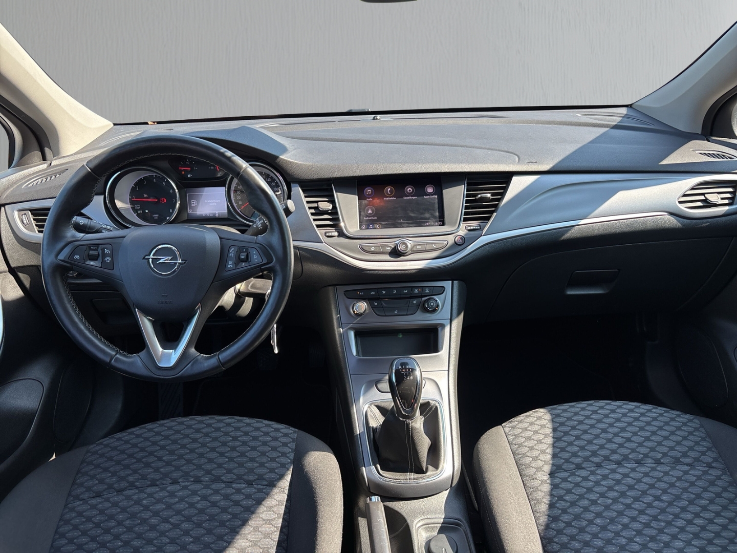Fahrzeugabbildung Opel Astra K ST Turbo 120 Jahre LED Temp SHZ PDCv+h