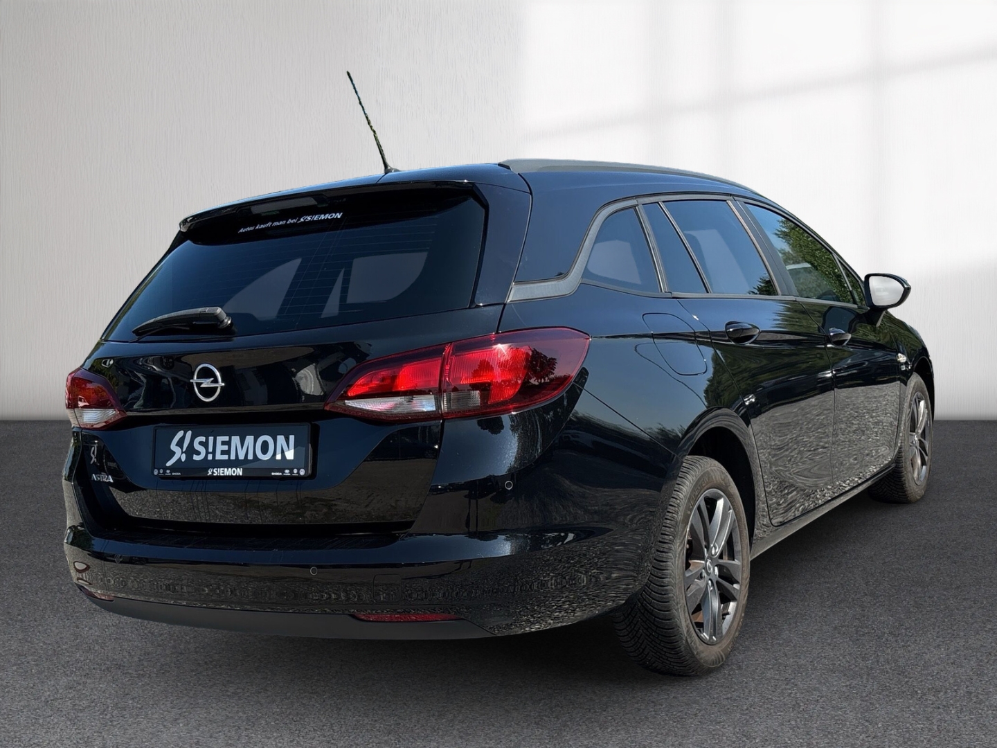 Fahrzeugabbildung Opel Astra K ST Turbo 120 Jahre LED Temp SHZ PDCv+h